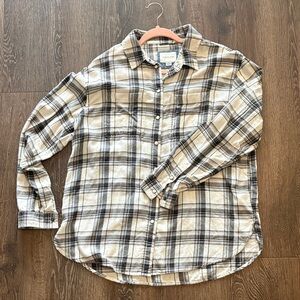 American Eagle Outfitters white and Black Plaid Button-Down Flannel Shirt
